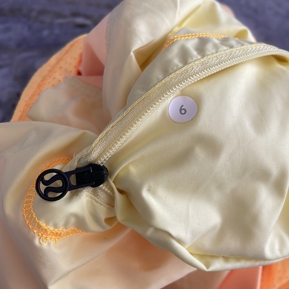 Lululemon Run: Two To Make It True Jacket
Mellow Lemon / Burning Yellow - Picture 7 of 15